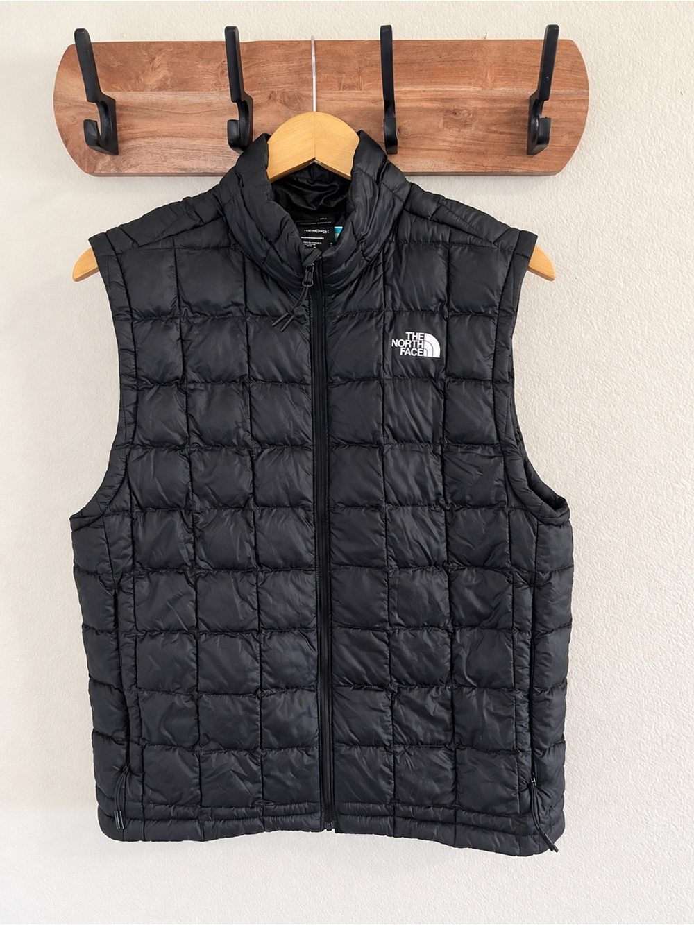 North Face Men's Black ThermoBall Eco Vest Size Medium